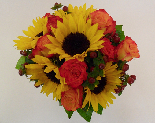 Sunflower Hypericum berry fall bridal bouquete