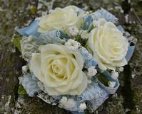 corsage baby's breath lace blue