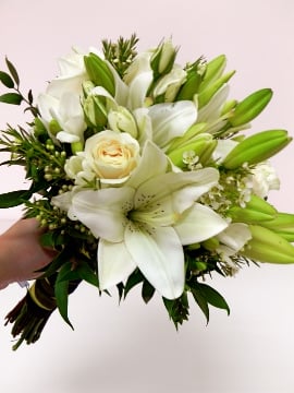 Winter bridal bouquet flowers