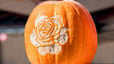 www.realsimple.comthmbvWVDlAP2bZRp0OuWbsHv4acxbX8=1500x0filtersno_upscale()max_bytes(150000)strip_icc()pumpkin-carving-hacks-tips-2000-64e61e-1